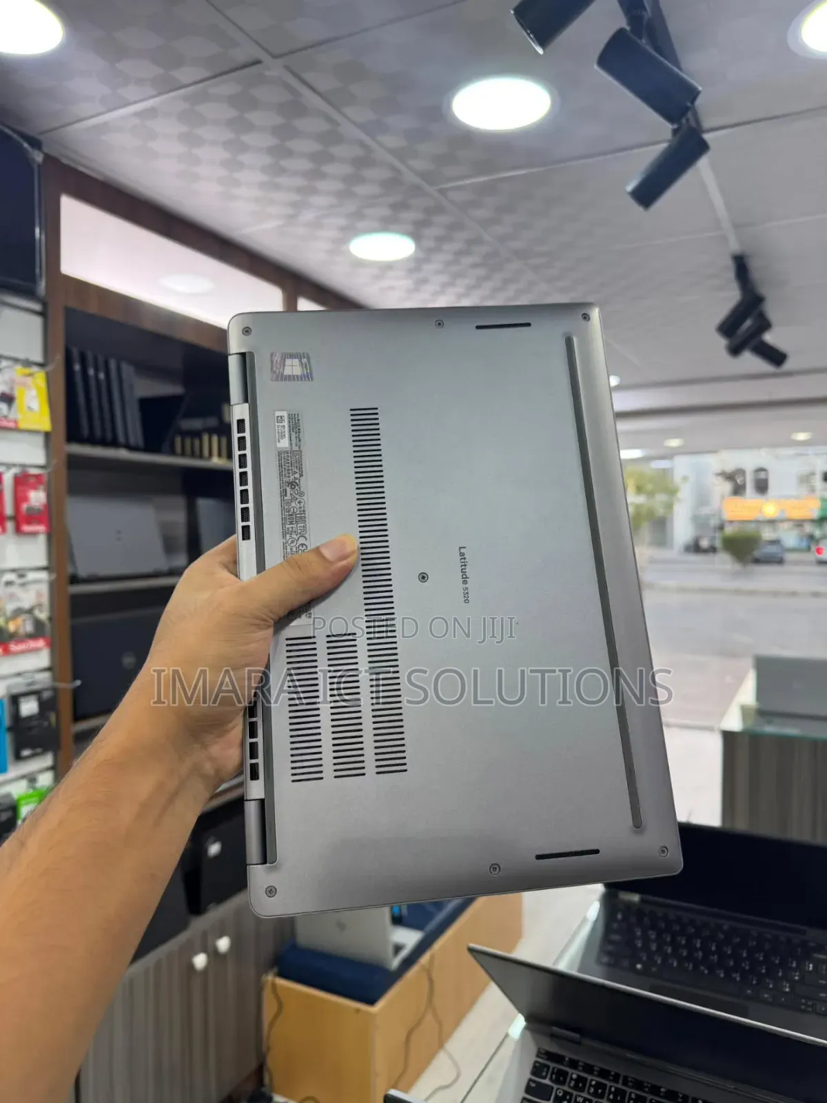 Laptop Dell Latitude 5320 2-in-1 16GB Intel Core i7 SSD 256GB