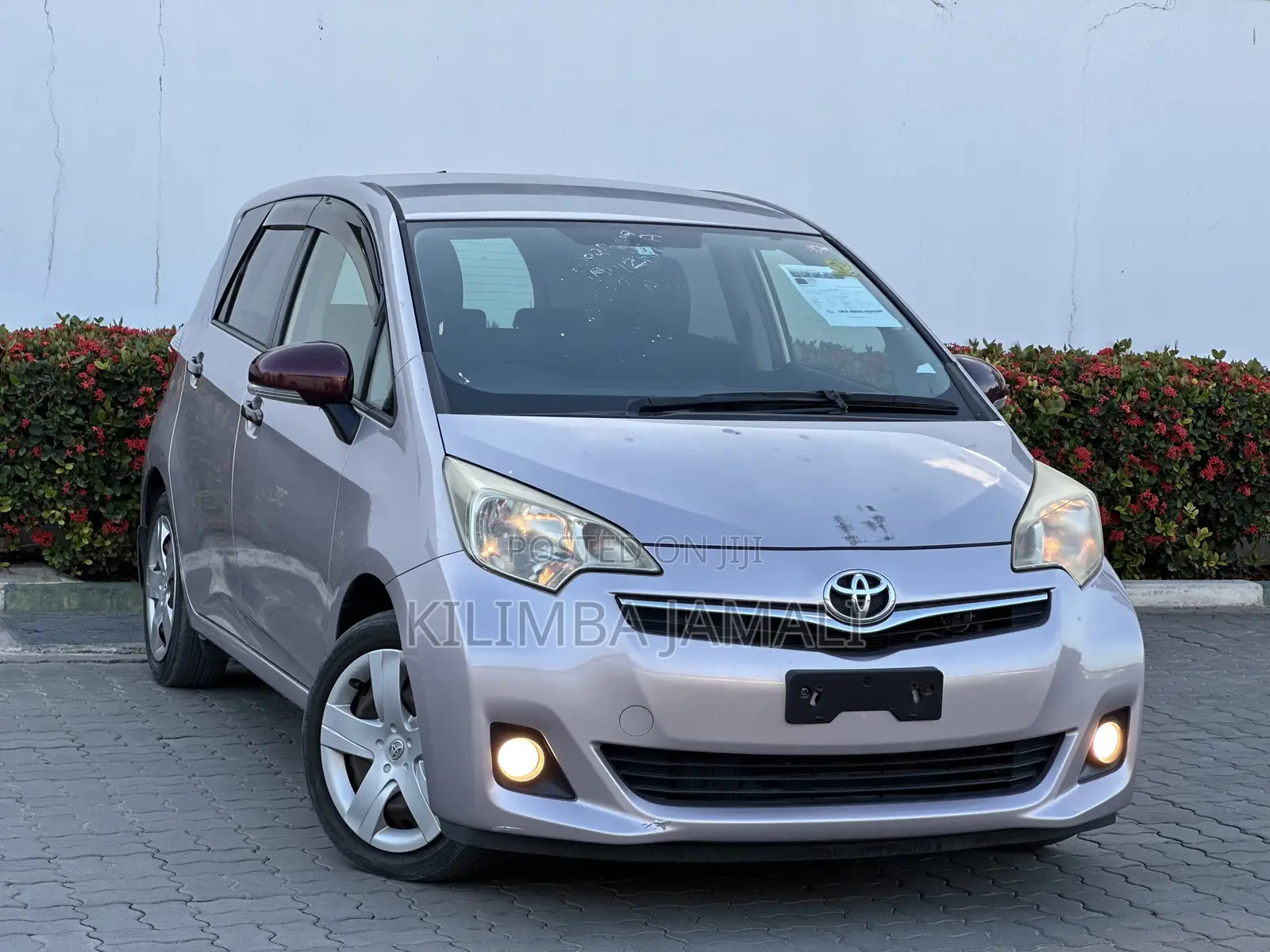 Toyota Ractis 2012 Gold