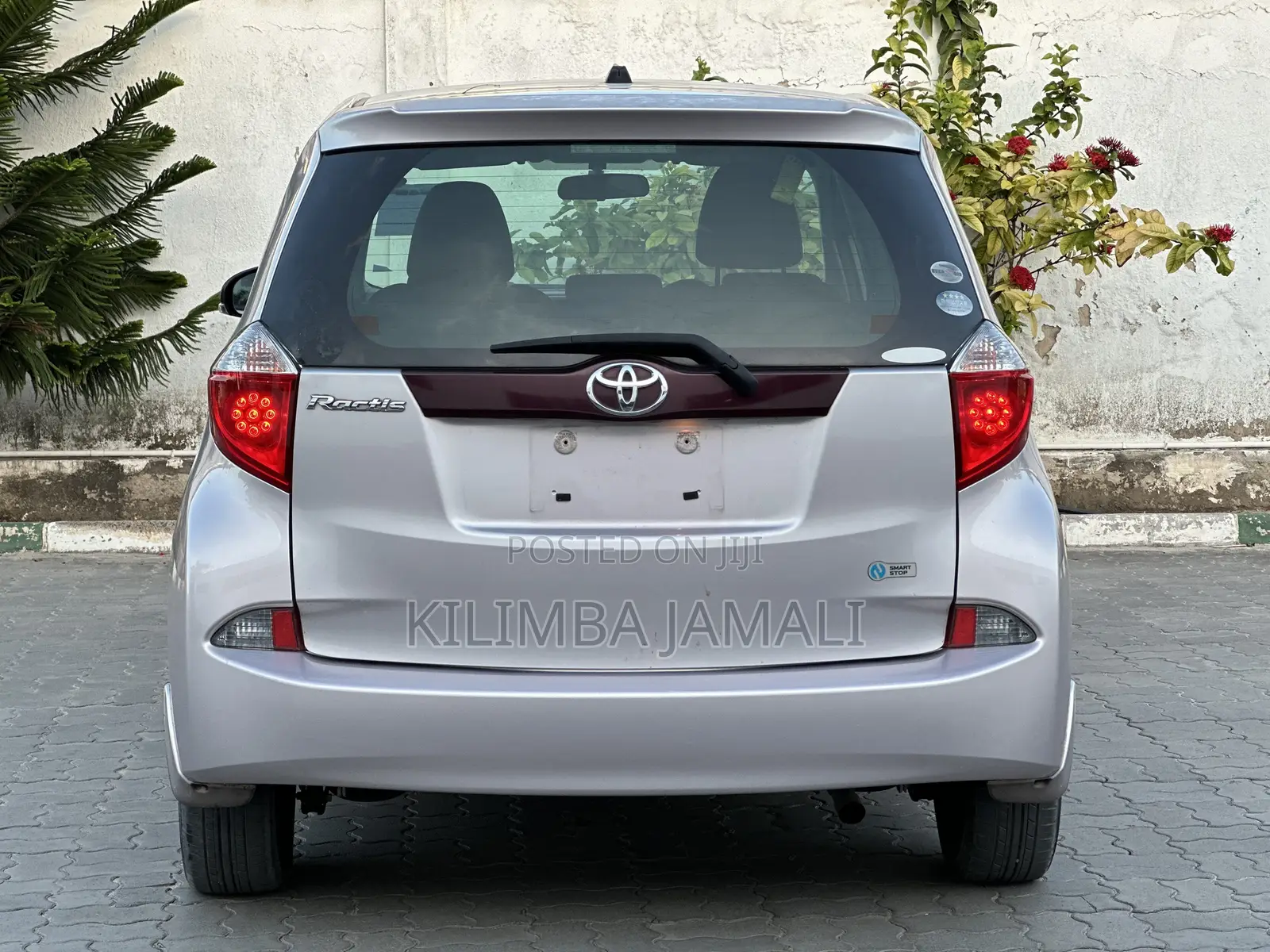 Toyota Ractis 2012 Gold