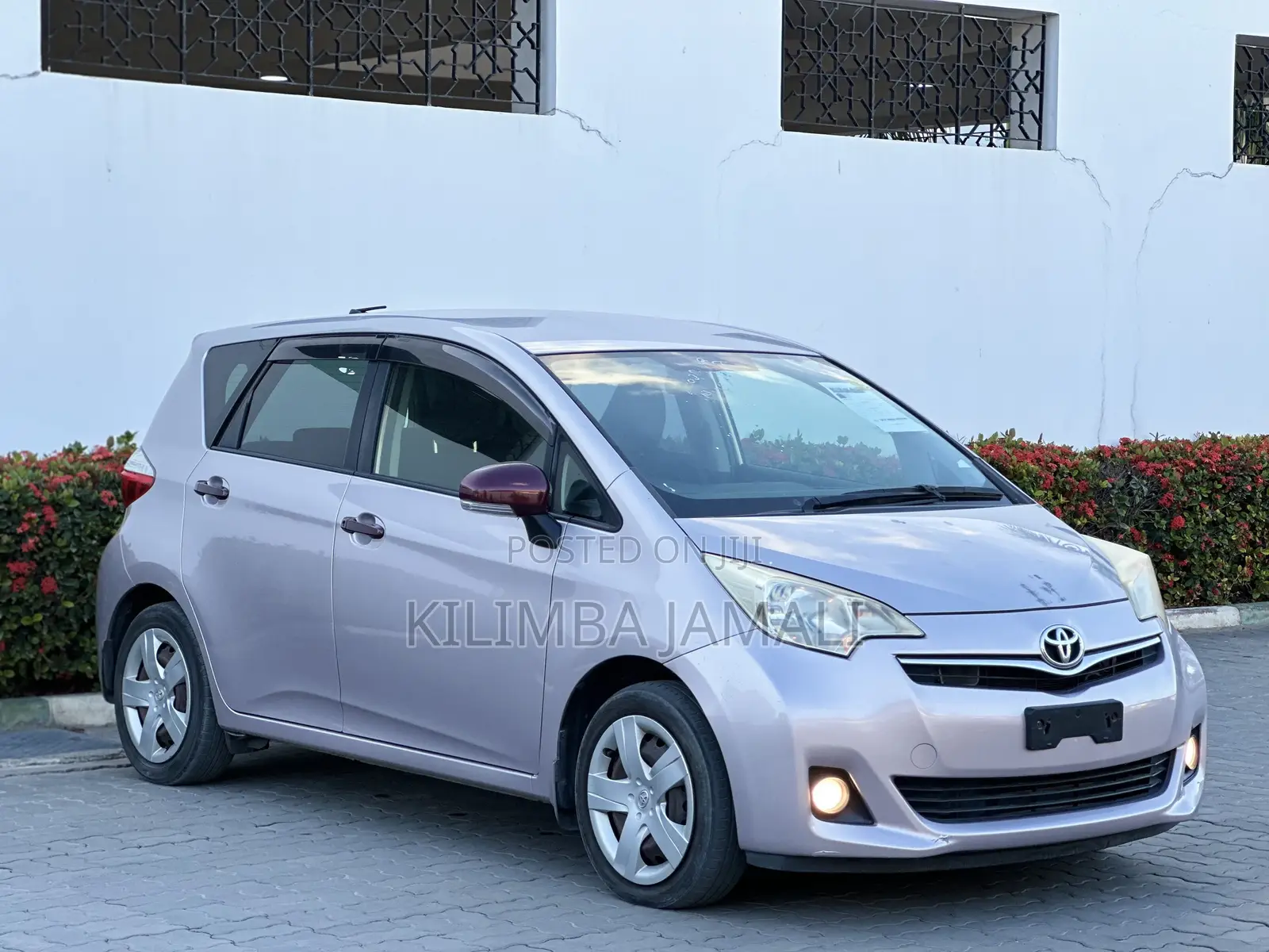 Toyota Ractis 2012 Gold