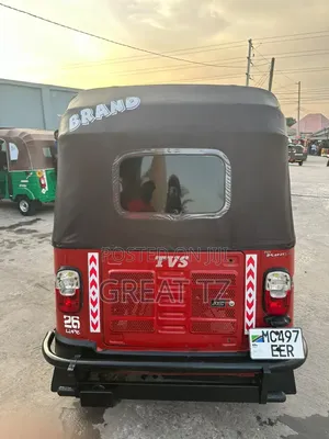 Bajaj Avenger 220 2023 Blue