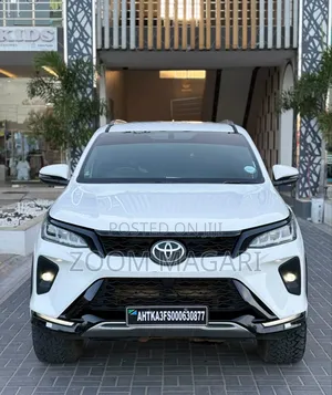 Toyota Fortuner 2024 Pearl