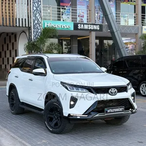 Toyota Fortuner 2024 Pearl