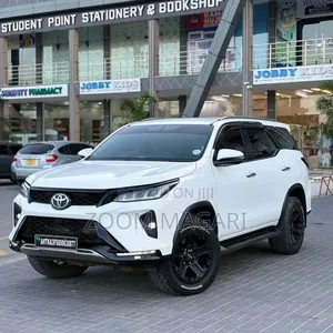 Toyota Fortuner 2024 Pearl