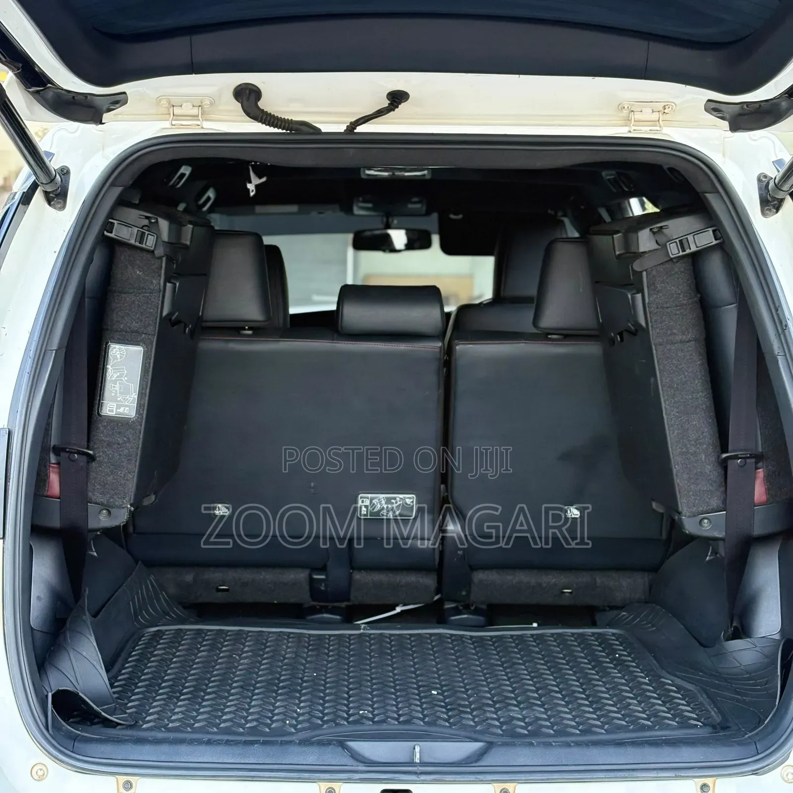 Toyota Fortuner 2024 Pearl