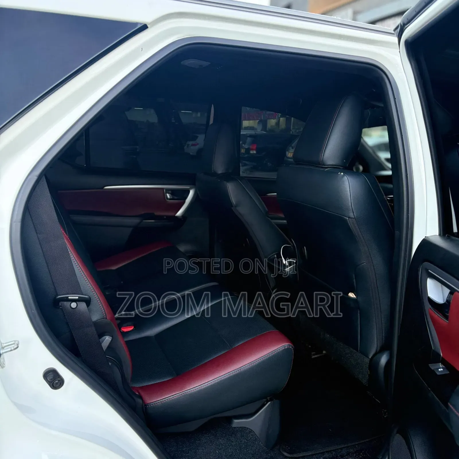 Toyota Fortuner 2024 Pearl
