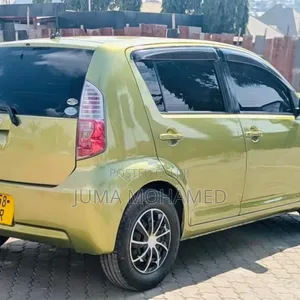 Toyota Passo 2004 Green