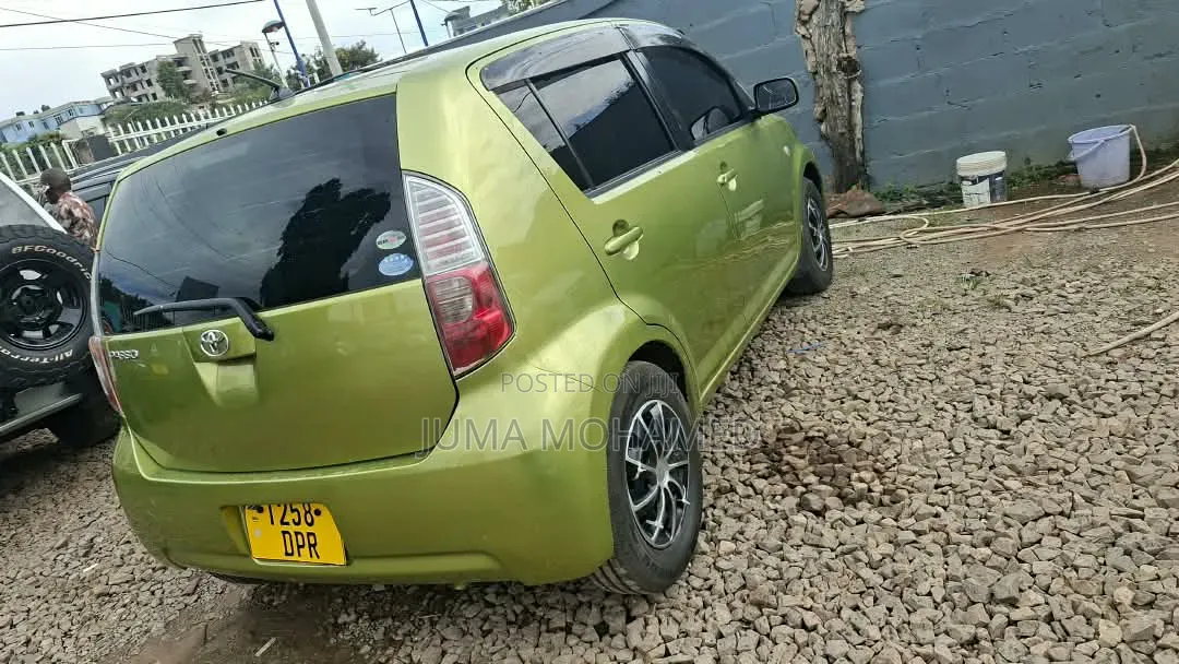 Toyota Passo 2004 Green