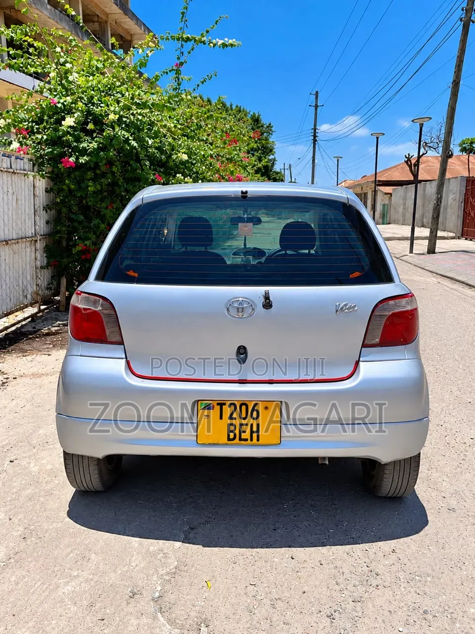 Toyota Vitz 2002 Silver