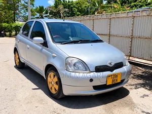 Toyota Vitz 2002 Silver