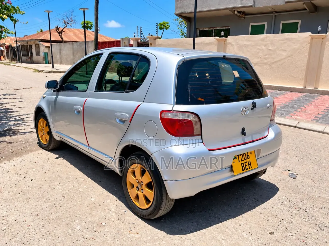 Toyota Vitz 2002 Silver
