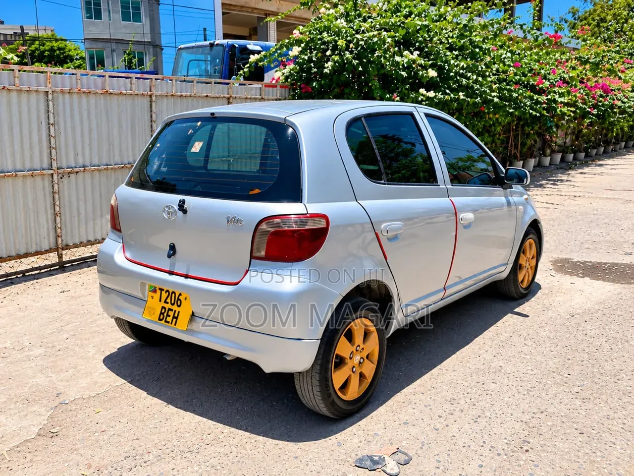 Toyota Vitz 2002 Silver