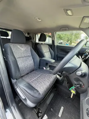 Toyota Corolla Rumion Hatchback 1.8 AWD 2010 Black