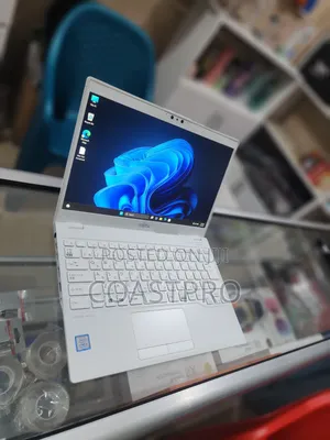 Laptop Fujitsu Lifebook AH530 4GB Intel Core i3 SSD 128GB