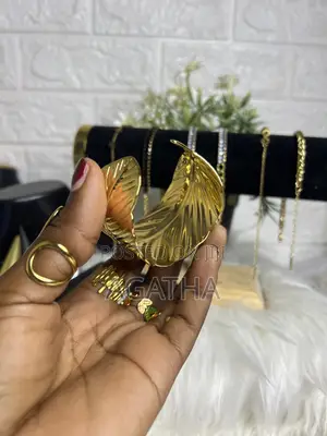 Open Cuff Leaf Bangle