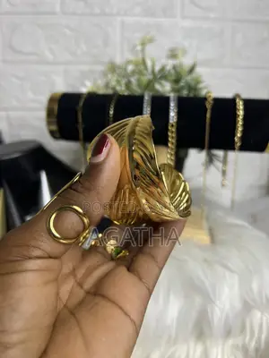 Open Cuff Leaf Bangle