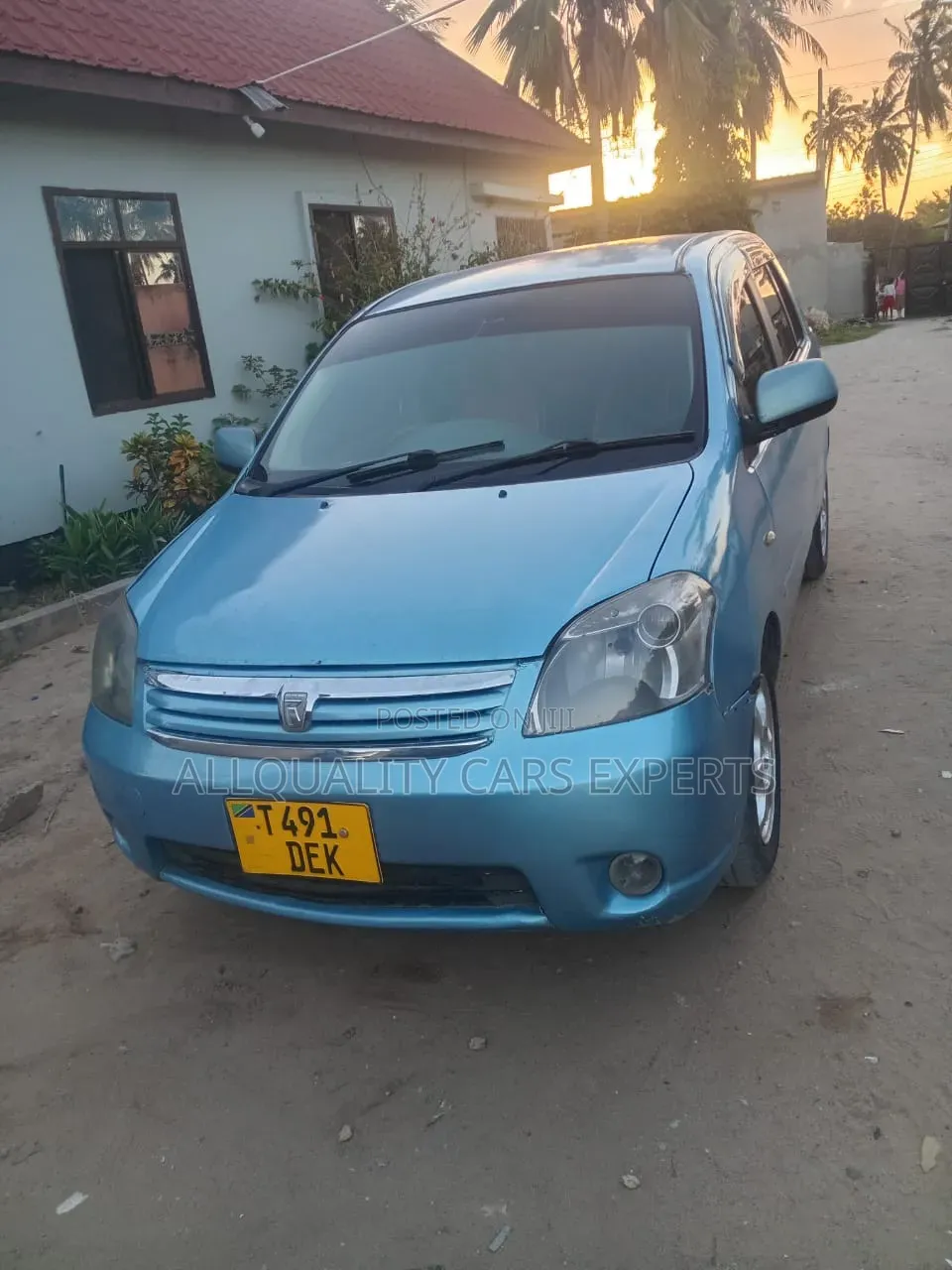Toyota Raum 2004