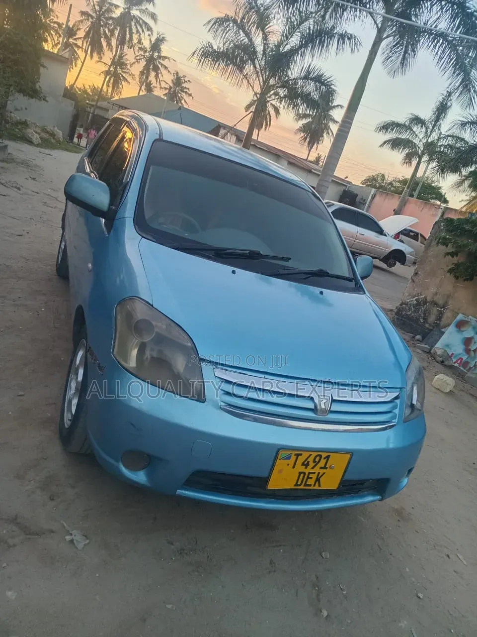 Toyota Raum 2004