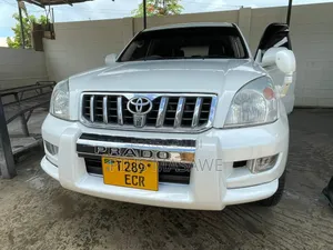 Toyota Land Cruiser Prado 2005 White