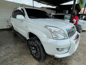 Toyota Land Cruiser Prado 2005 White