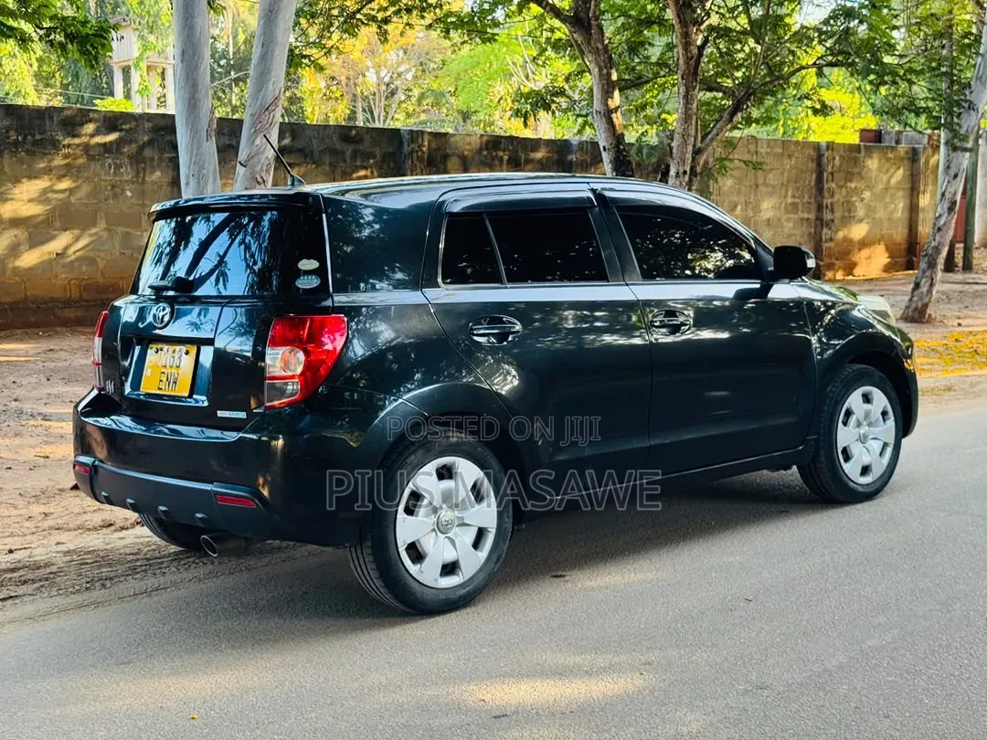 Toyota IST 2013 Black