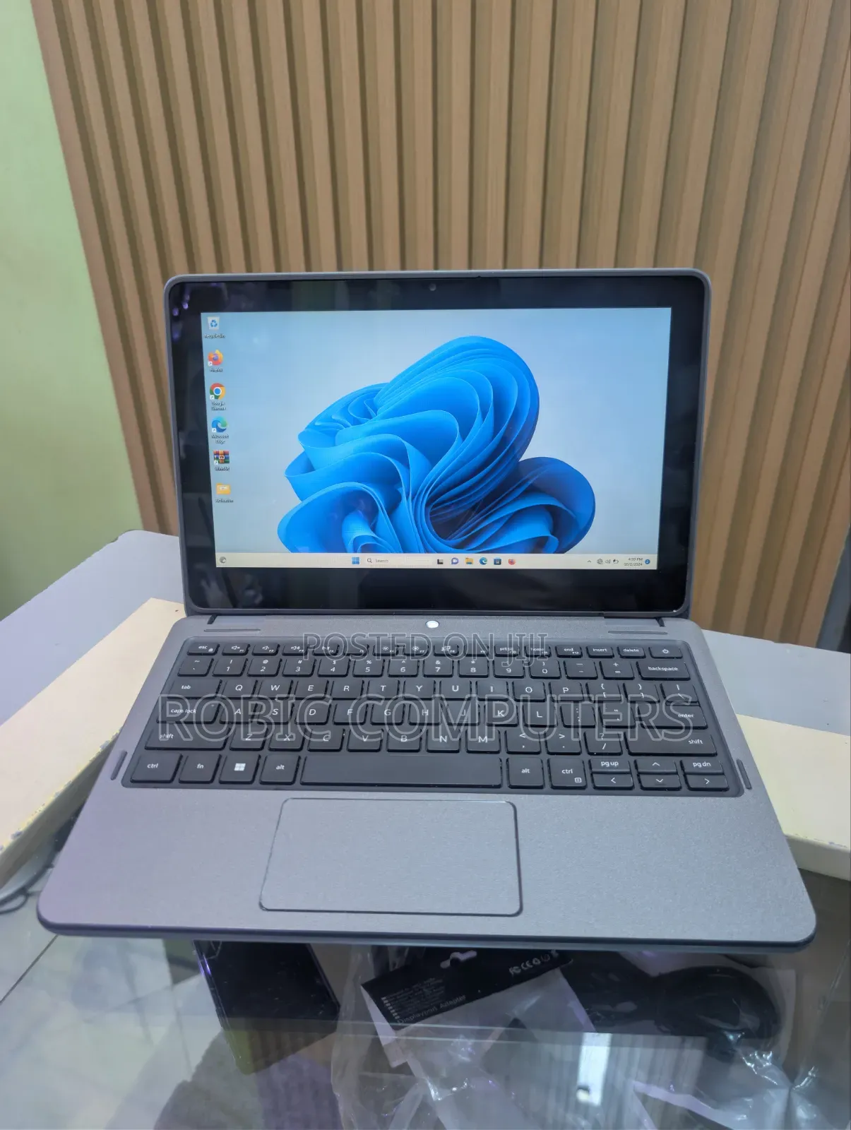 Laptop Dell Latitude 3120 4GB Intel SSD 128GB
