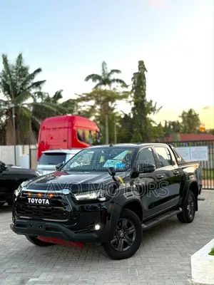 Toyota Hilux Revo Double Cab Deisel 2.4 AWD 2022 Black