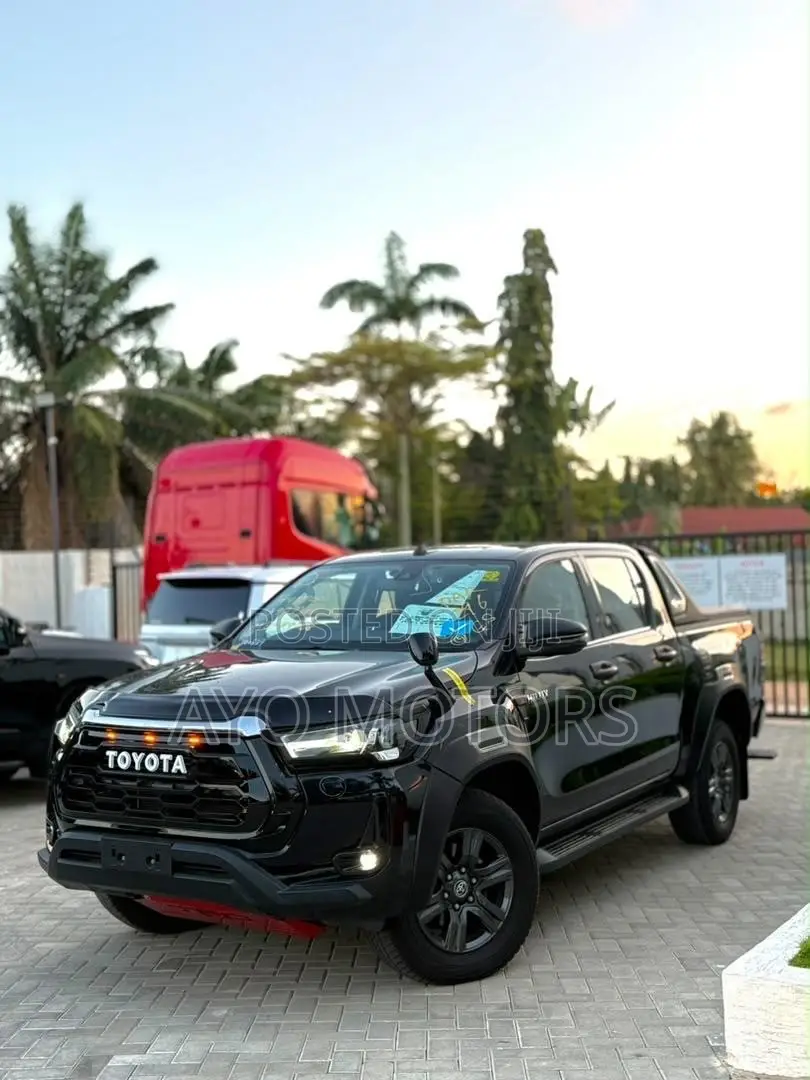 Toyota Hilux Revo Double Cab Deisel 2.4 AWD 2022 Black