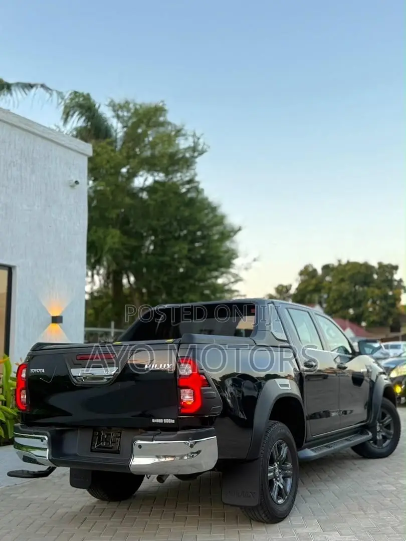 Toyota Hilux Revo Double Cab Deisel 2.4 AWD 2022 Black