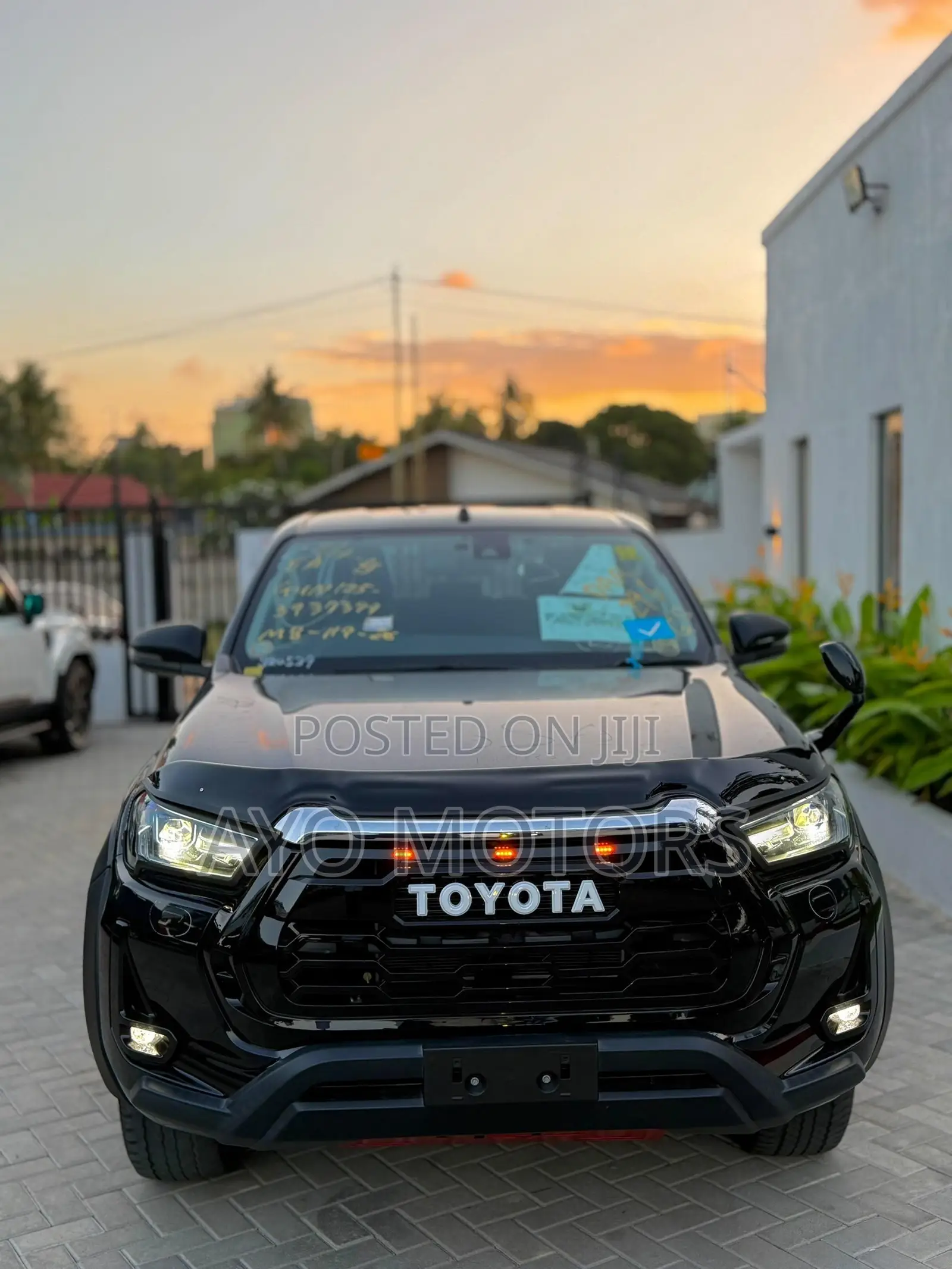 Toyota Hilux Revo Double Cab Deisel 2.4 AWD 2022 Black