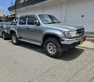 Toyota Hilux 2.5 Cab 2005 Silver
