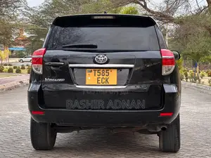 Toyota Vanguard 2010 Black