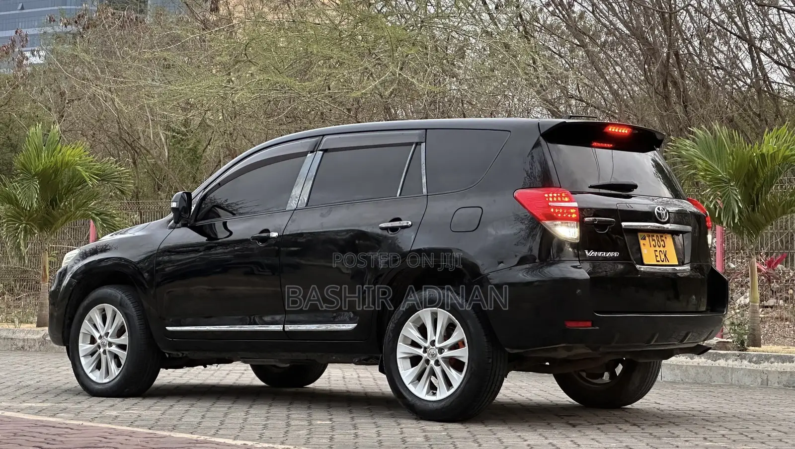 Toyota Vanguard 2010 Black