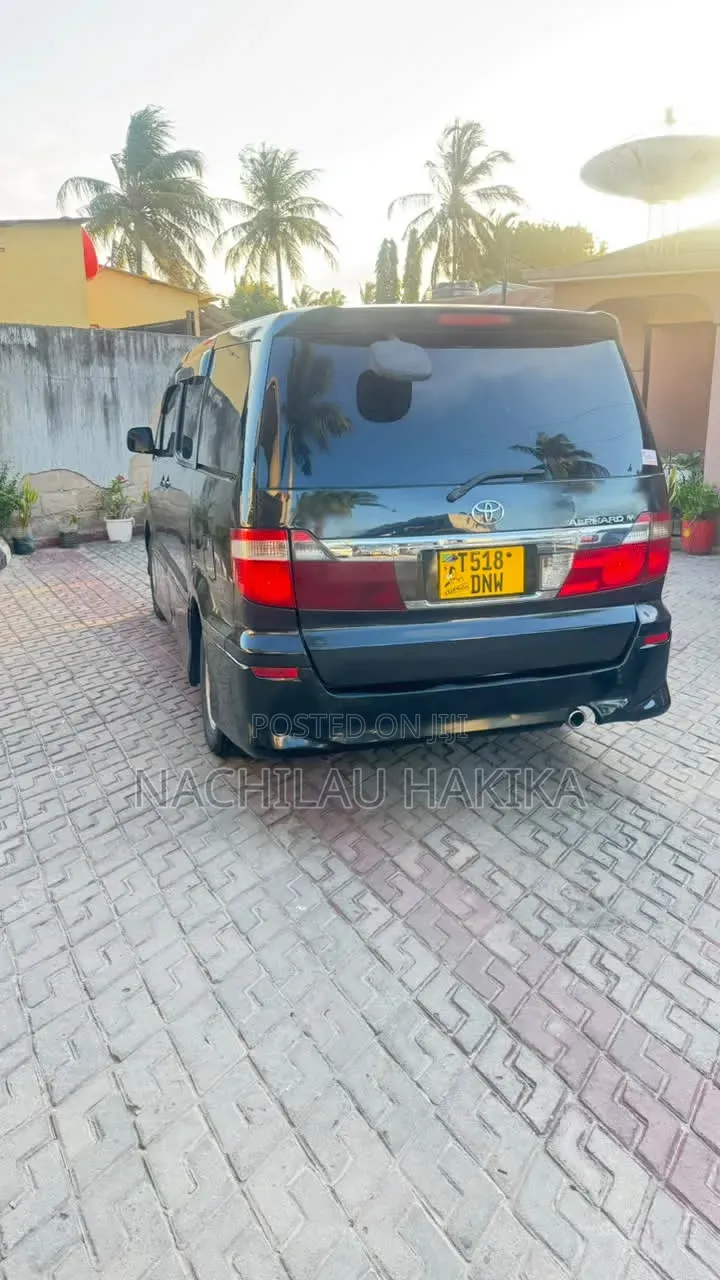 Toyota Alphard 2.4 Petrol AWD 2003 Black
