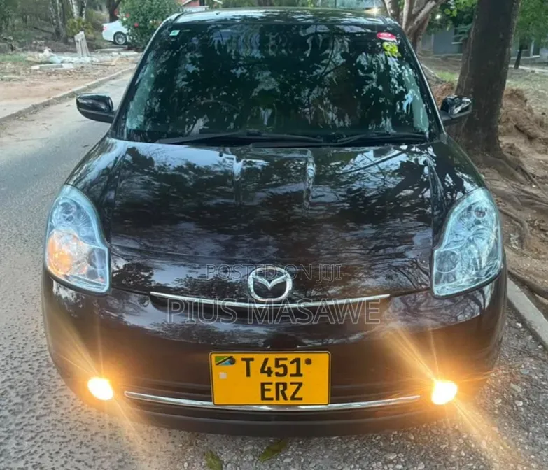 Mazda Verisa 2011 Red