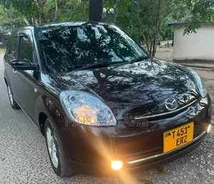Mazda Verisa 2011 Red