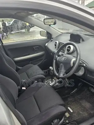 Toyota IST 2003 Silver