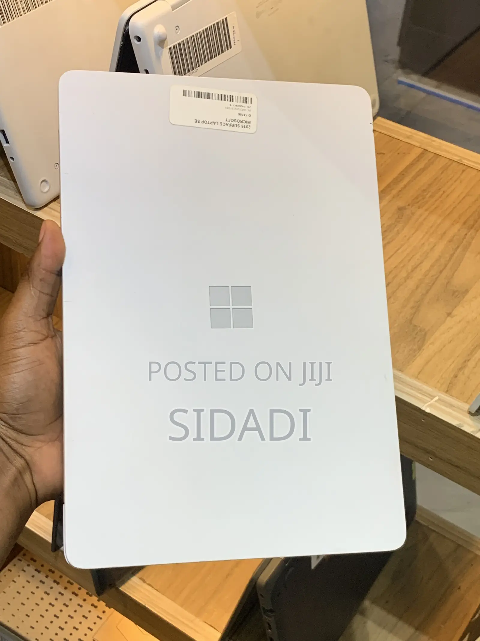 Laptop Microsoft Surface Laptop SE 8GB Intel Core i3 SSD 128GB