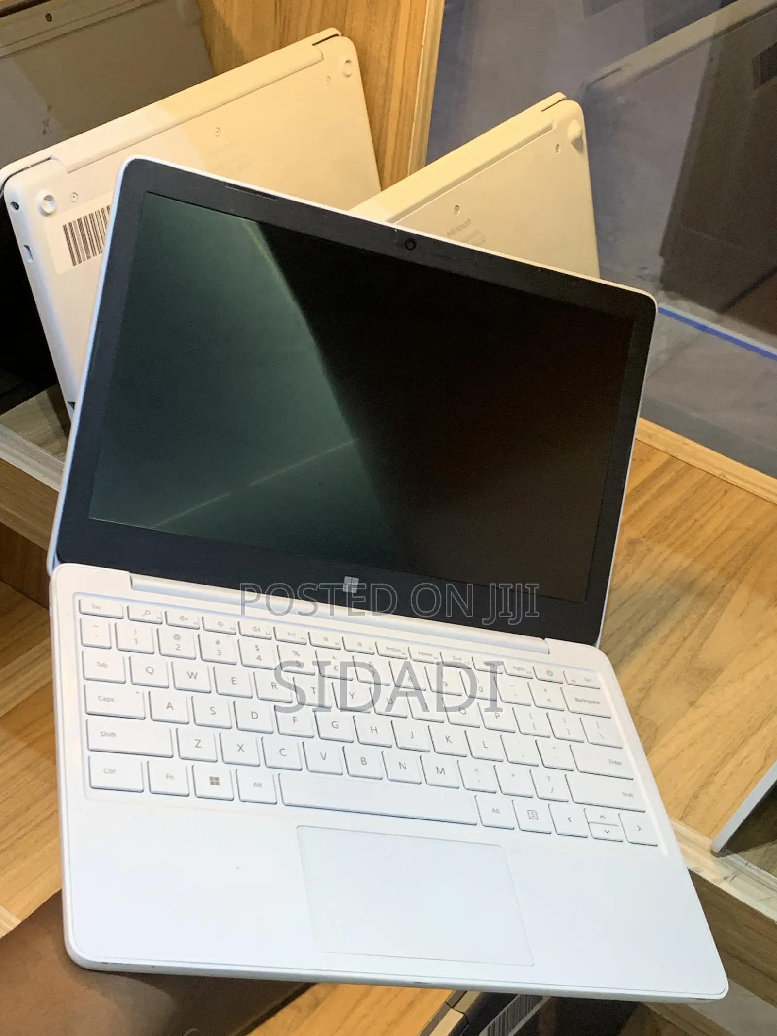 Laptop Microsoft Surface Laptop SE 8GB Intel Core i3 SSD 128GB