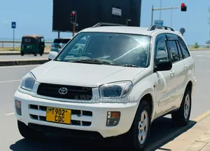 Toyota RAV4 2004 White