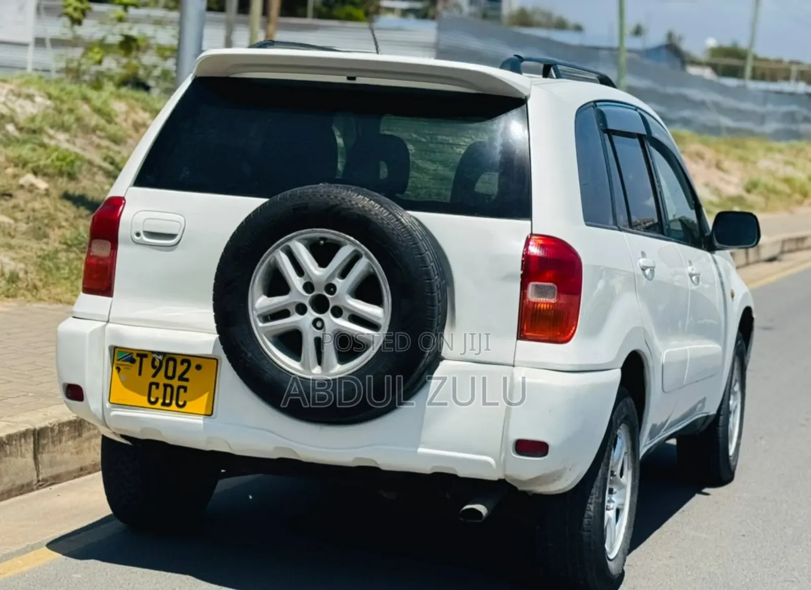 Toyota RAV4 2004 White