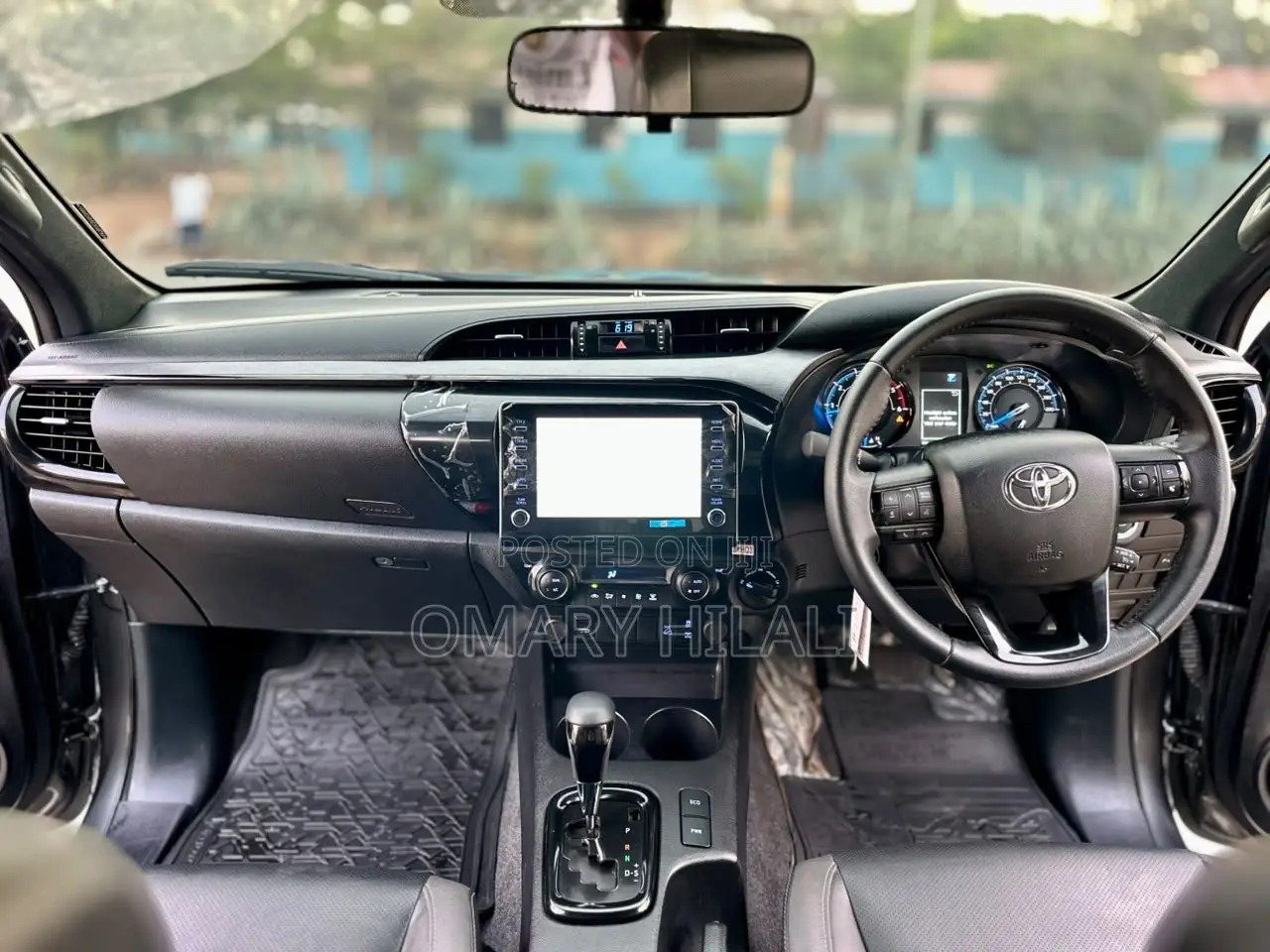Toyota Hilux 2025 Gray
