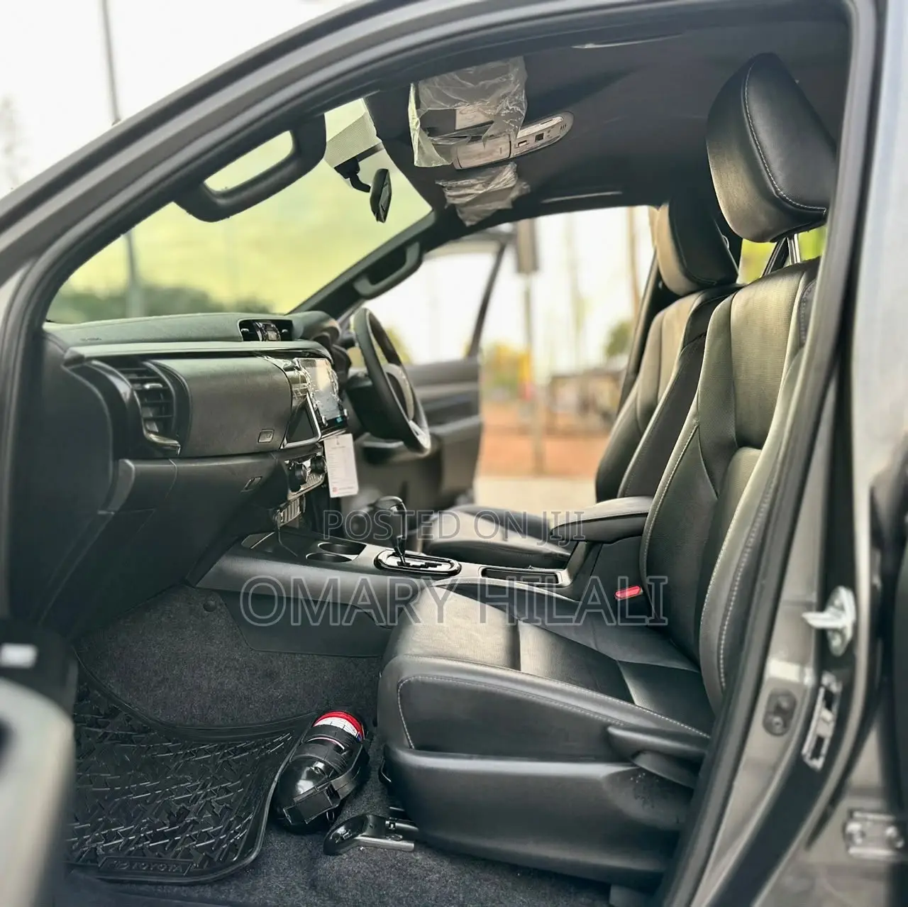 Toyota Hilux 2025 Gray