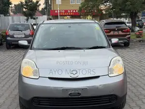 Mazda Verisa 2009 Silver