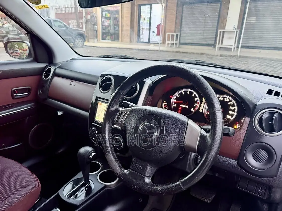 Mazda Verisa 2009 Silver