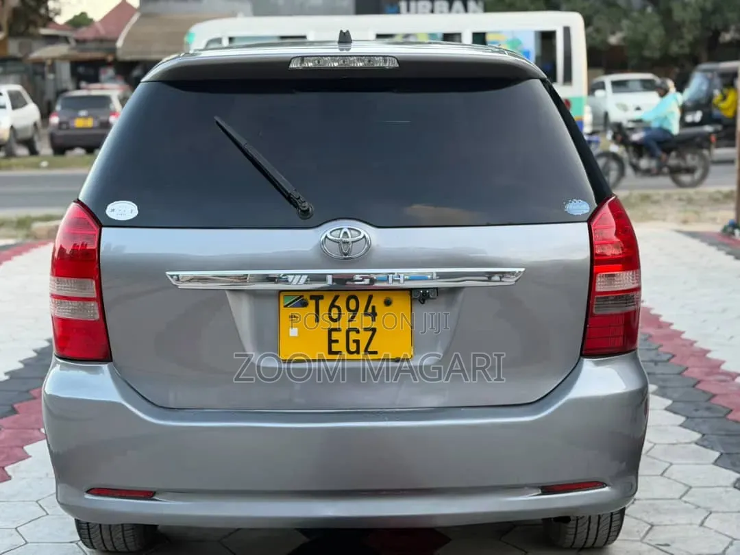 Toyota Wish 2005 Gray