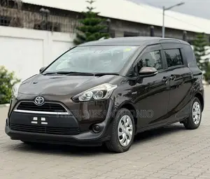 Toyota Sienta 1.5 AWD 2016 Brown