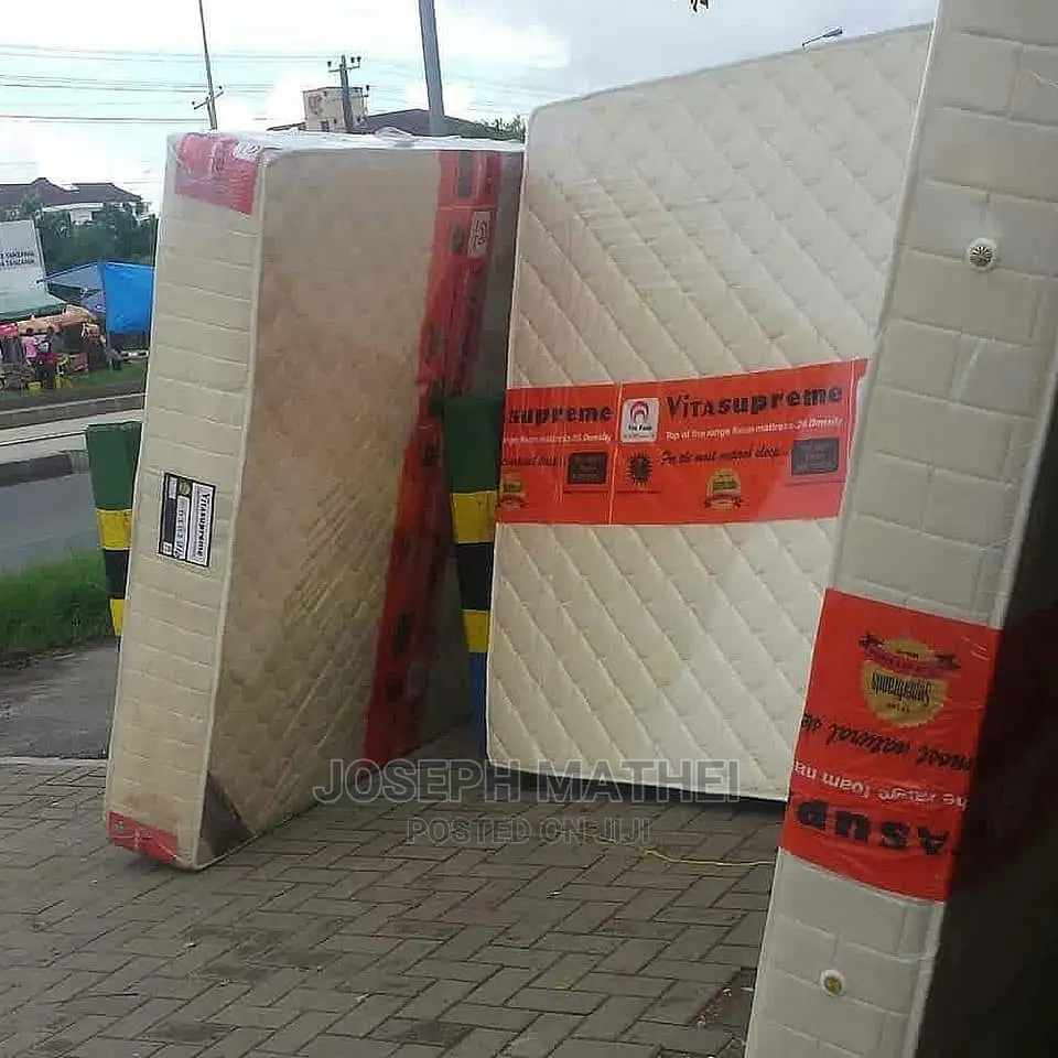 Godoro Bora Na Vitanda Vya Chuma Mbao Pamoja Na Sofa