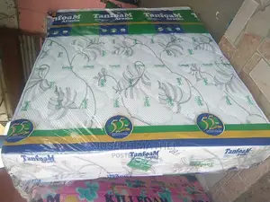 Godoro Bora Na Vitanda Vya Chuma Mbao Pamoja Na Sofa