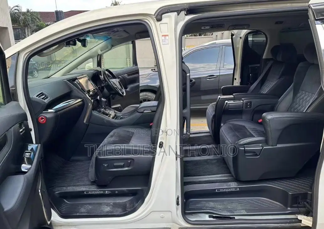 Toyota Alphard 2.5 Hybrid AWD 2016 Pearl
